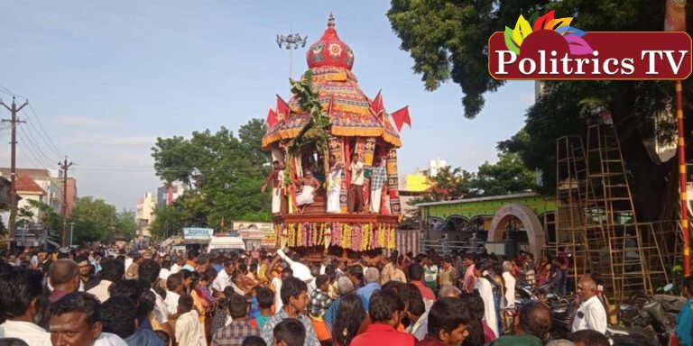 திருப்பரங்குன்றம் சுப்பிரமணிய சுவாமி கோயில் திருக்கார்த்திகை தேரோட்டம்: ஆயிரக்கணக்கான பக்தர்கள் பங்கேற்பு !