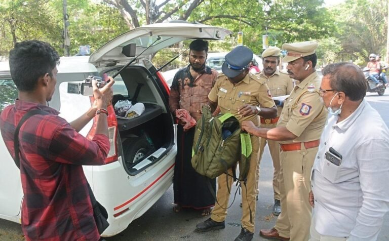 தேர்தல் நடத்தை விதிகளில் திருத்தம் செய்து அறிவிக்க வேண்டும்!