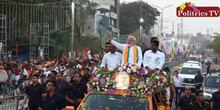 பள்ளி வழியாக பிரதமர் சென்றதால் பேரணியை வெளியே வந்து பார்த்த மாணவிகள் – அரசுத் துறை!