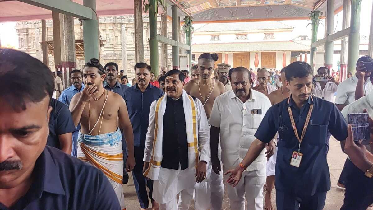 After completing the Sami darshan in Tirupati, he visited Chidambaram Annamalai University helipad by helicopter.