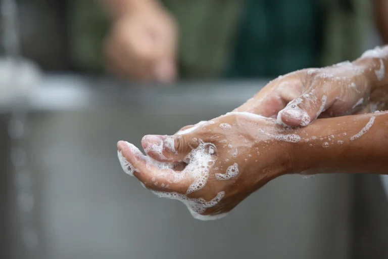 கை கழுவுவதற்கு சோம்பல் படுபவரா நீங்கள் ? பல பிரச்சனைகள் காத்திருக்கிறது.